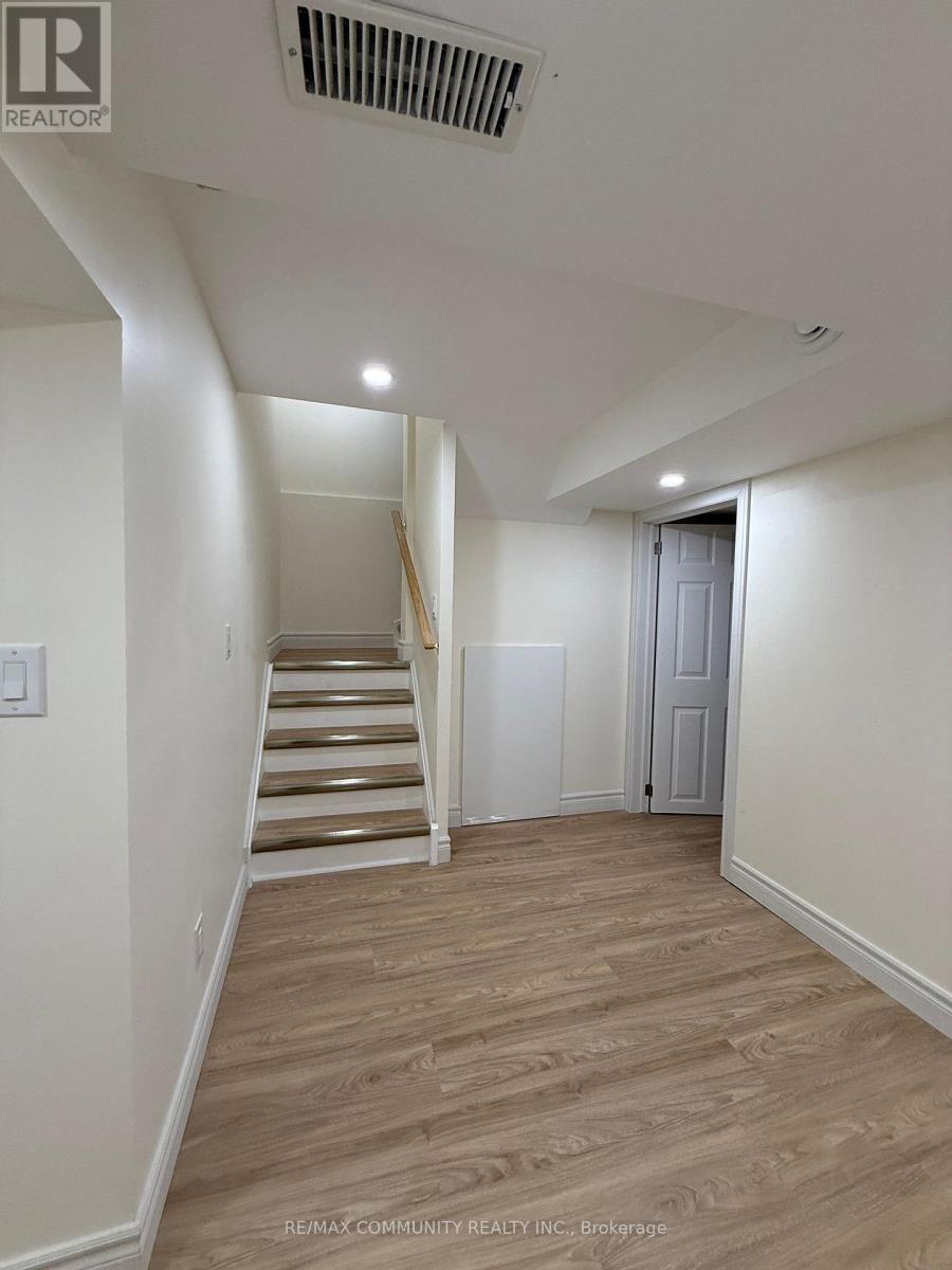 1 Burnsborough Street, Ajax (South West), Ontario  L1S 0A7 - Photo 3 - E12609214