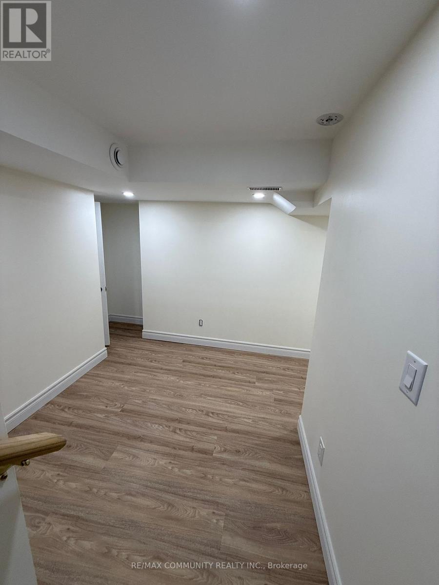 1 Burnsborough Street, Ajax (South West), Ontario  L1S 0A7 - Photo 5 - E12609214