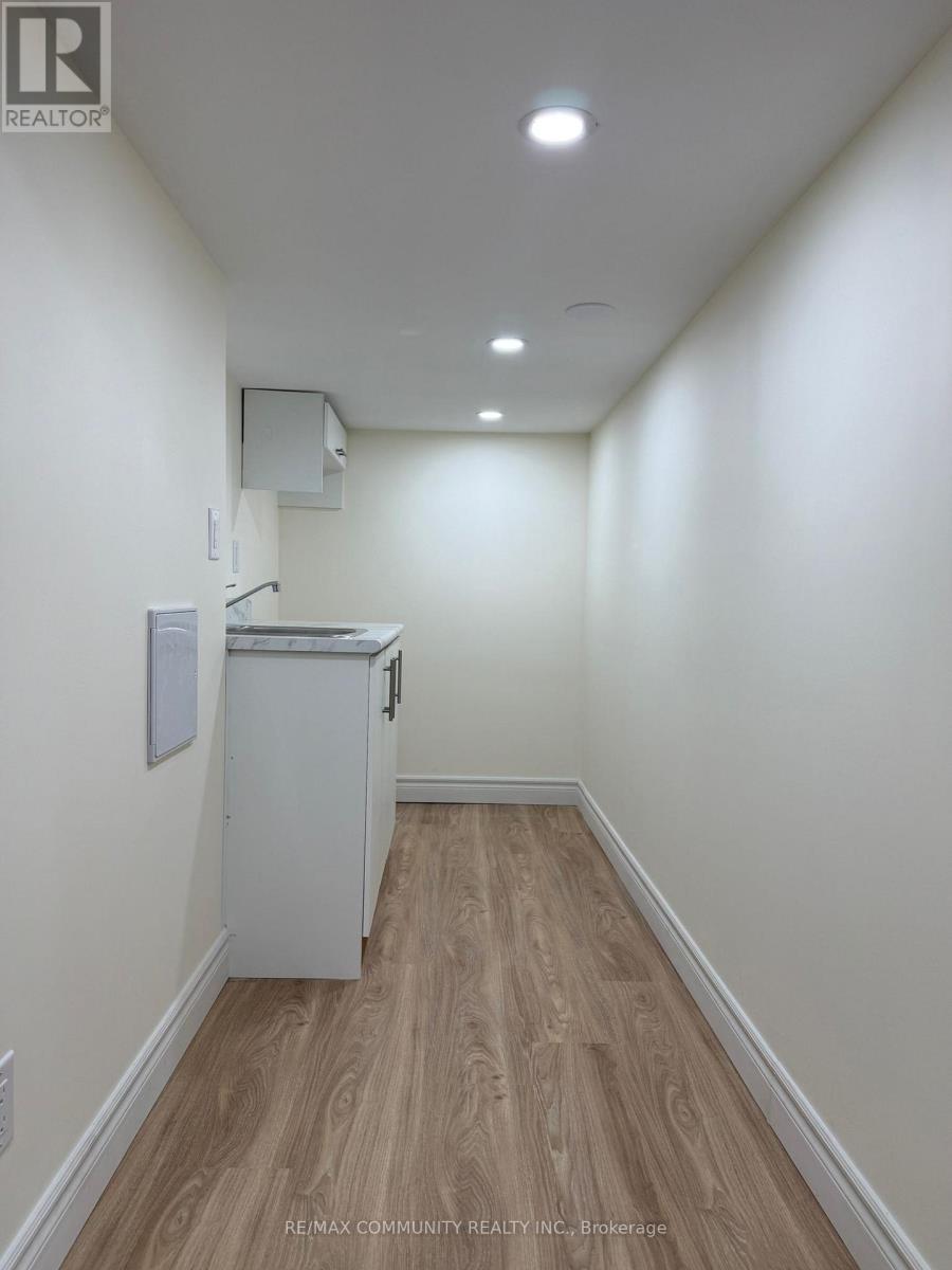 1 Burnsborough Street, Ajax (South West), Ontario  L1S 0A7 - Photo 8 - E12609214