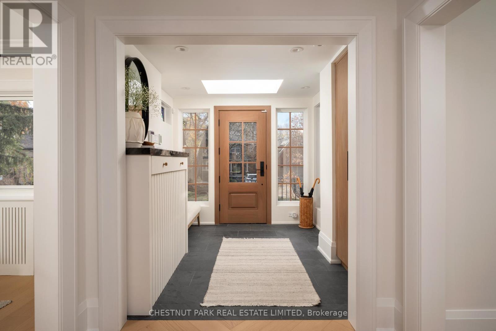 35 Weybourne Crescent, Toronto, Ontario  M4N 2R4 - Photo 4 - C12581708