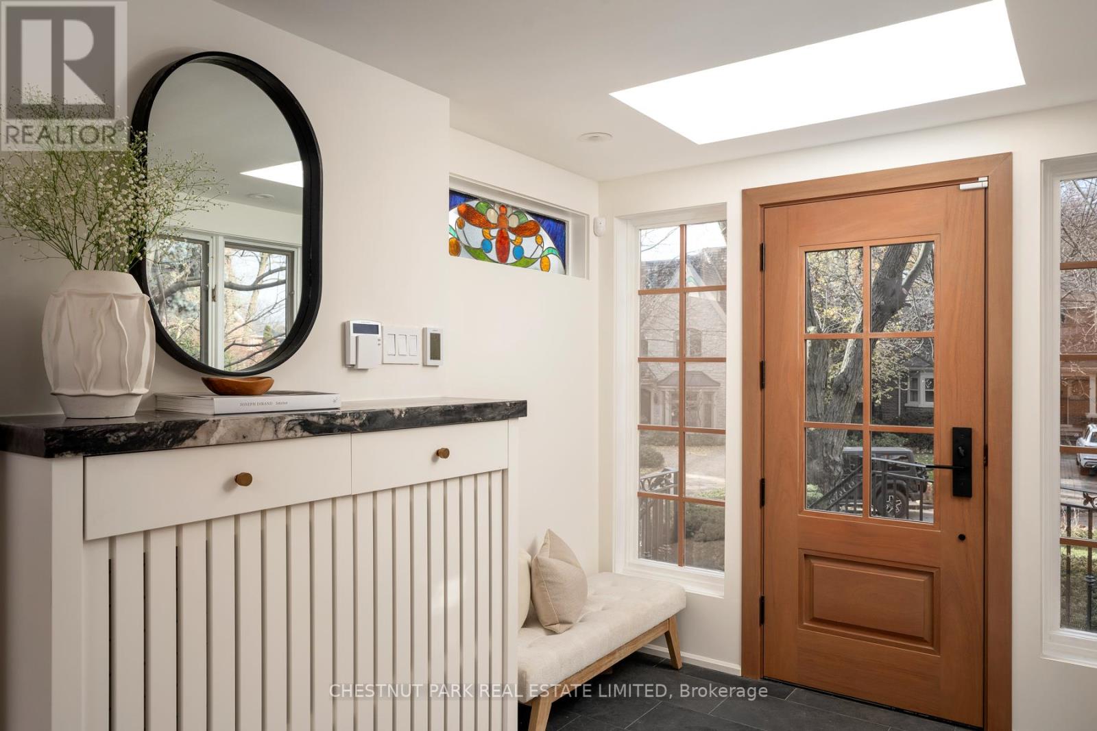 35 Weybourne Crescent, Toronto, Ontario  M4N 2R4 - Photo 5 - C12581708