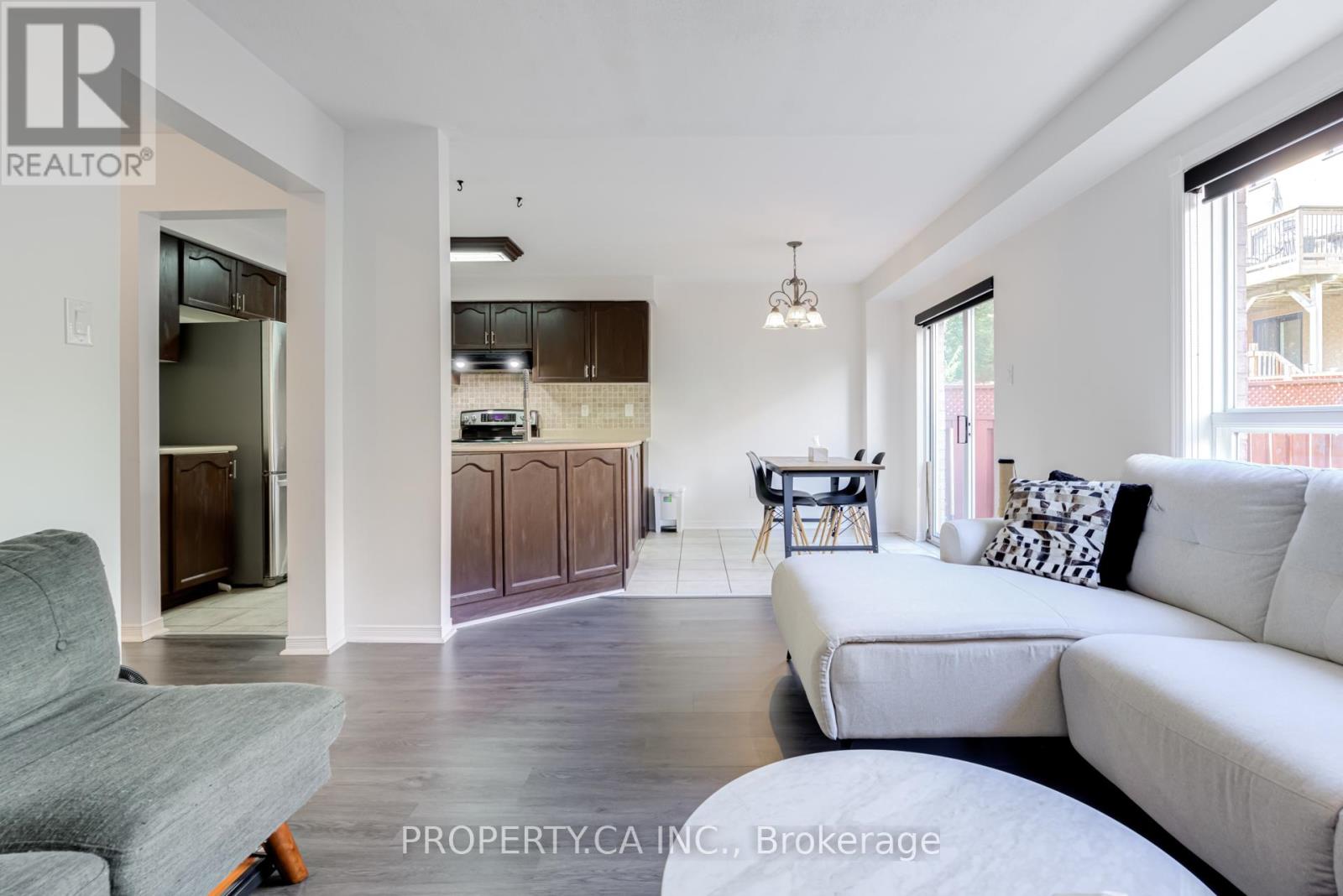 58 Glasgow Crescent, Georgina, Ontario  L4P 4B3 - Photo 11 - N12609096