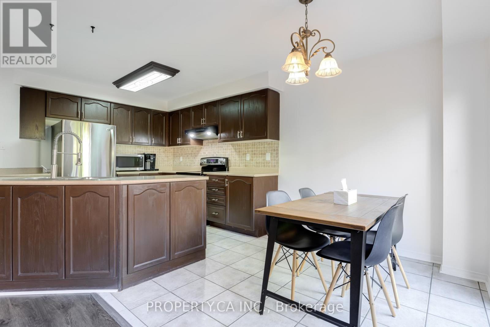 58 Glasgow Crescent, Georgina, Ontario  L4P 4B3 - Photo 12 - N12609096