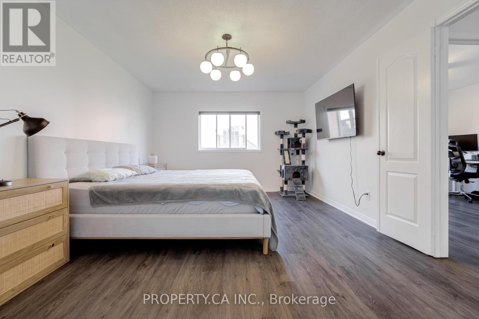 58 Glasgow Crescent, Georgina, Ontario  L4P 4B3 - Photo 24 - N12609096