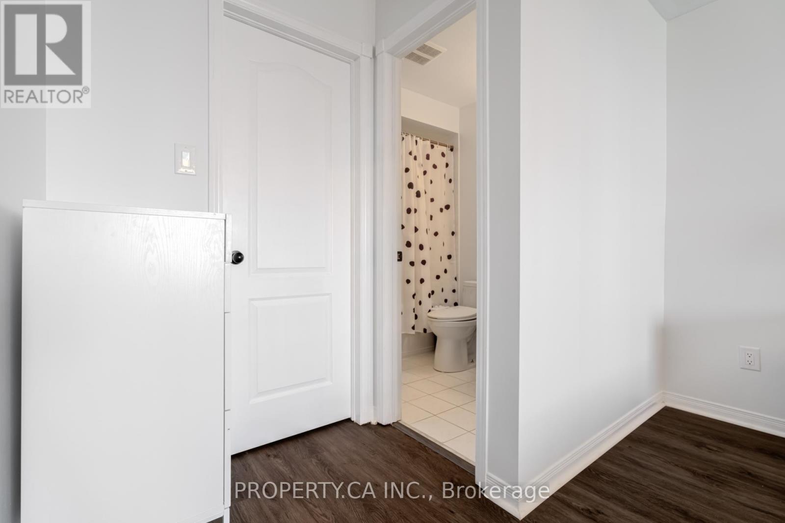 58 Glasgow Crescent, Georgina, Ontario  L4P 4B3 - Photo 25 - N12609096