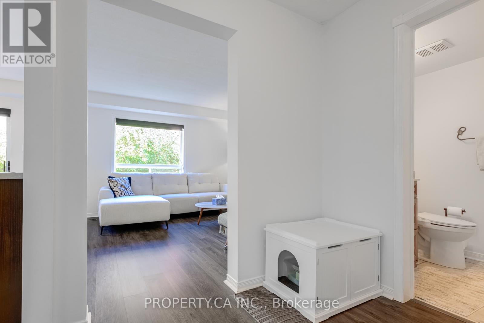 58 Glasgow Crescent, Georgina, Ontario  L4P 4B3 - Photo 8 - N12609096