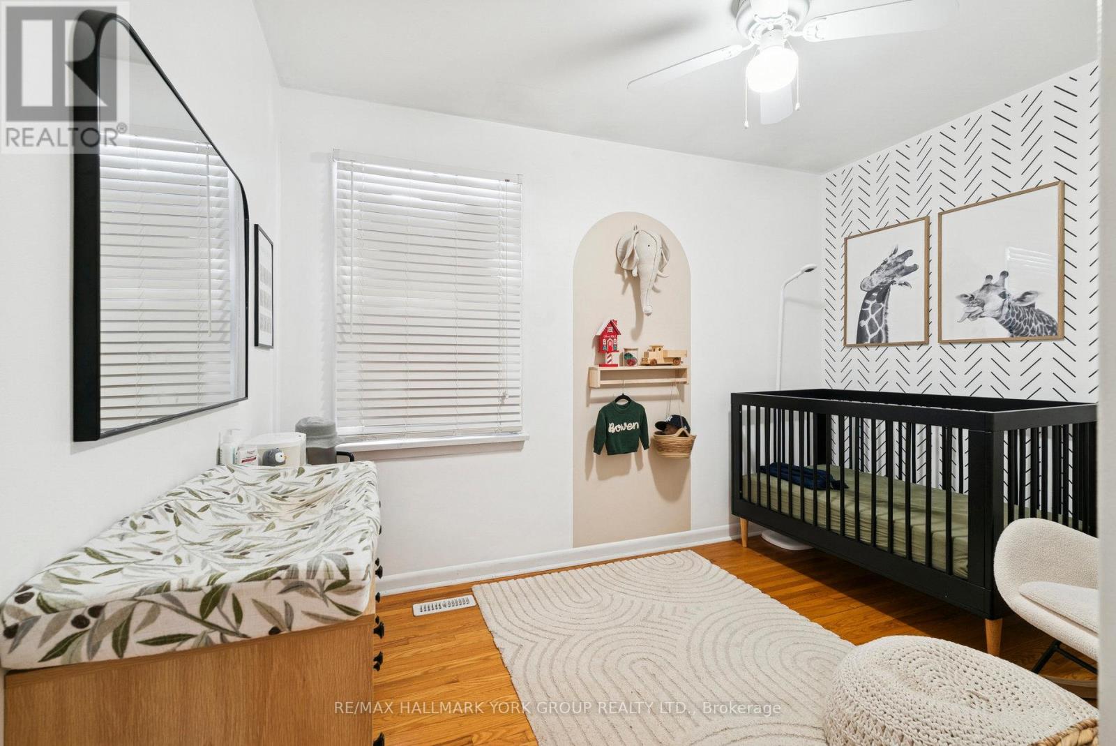 1 Middle Street, Georgina (Sutton & Jackson's Point), Ontario  L0E 1R0 - Photo 7 - N12609158