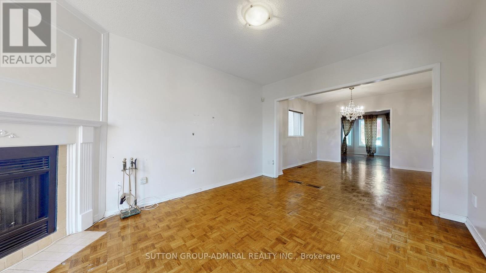 59 Springer Drive, Richmond Hill, Ontario  L4C 0G3 - Photo 18 - N12609192