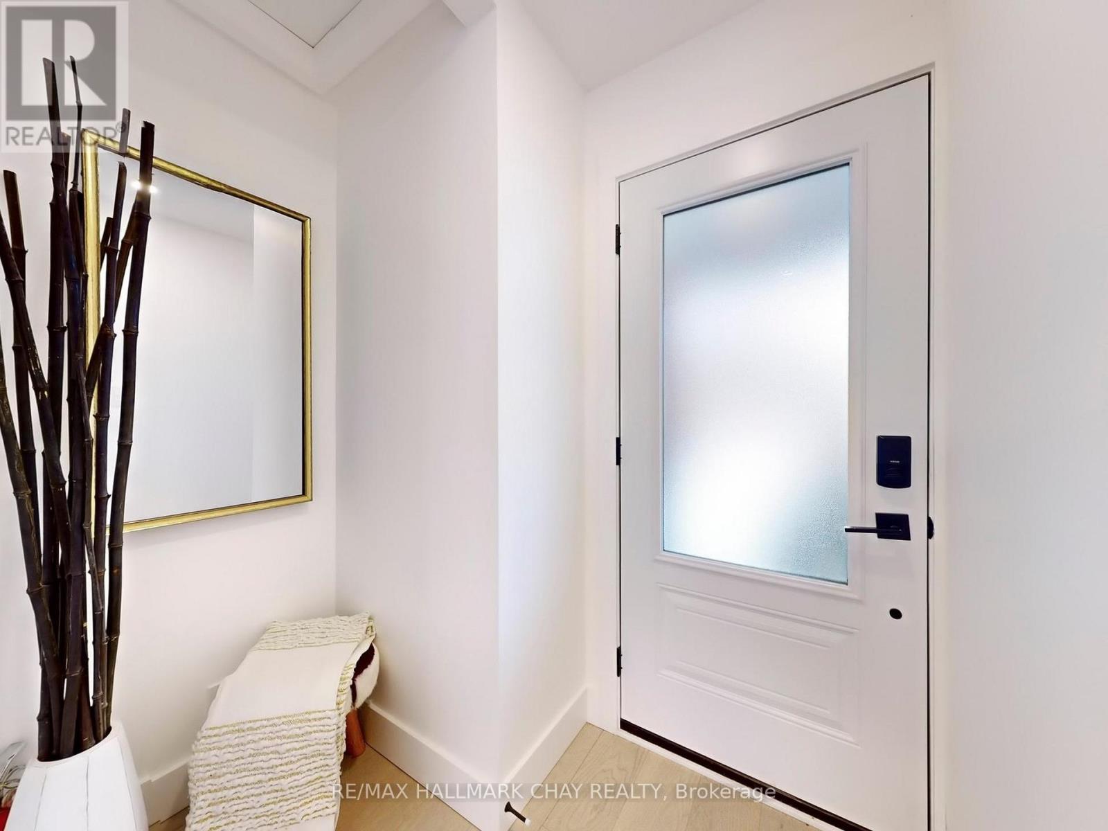 3 Davidson Road, Aurora, Ontario  L4G 2A9 - Photo 3 - N12609204