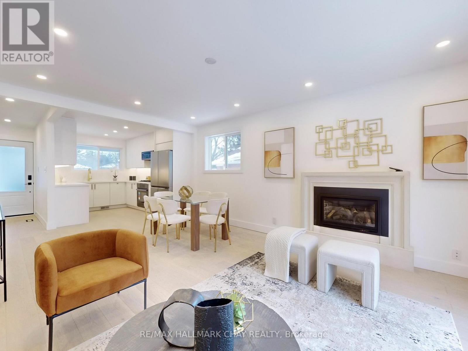 3 Davidson Road, Aurora, Ontario  L4G 2A9 - Photo 4 - N12609204