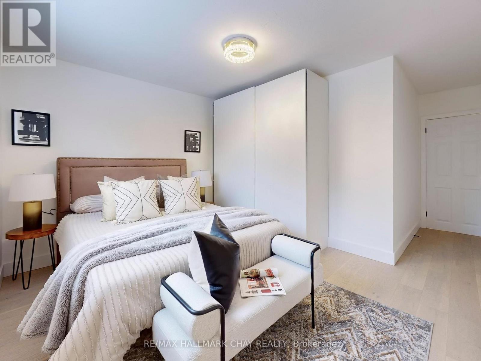 3 Davidson Road, Aurora, Ontario  L4G 2A9 - Photo 9 - N12609204