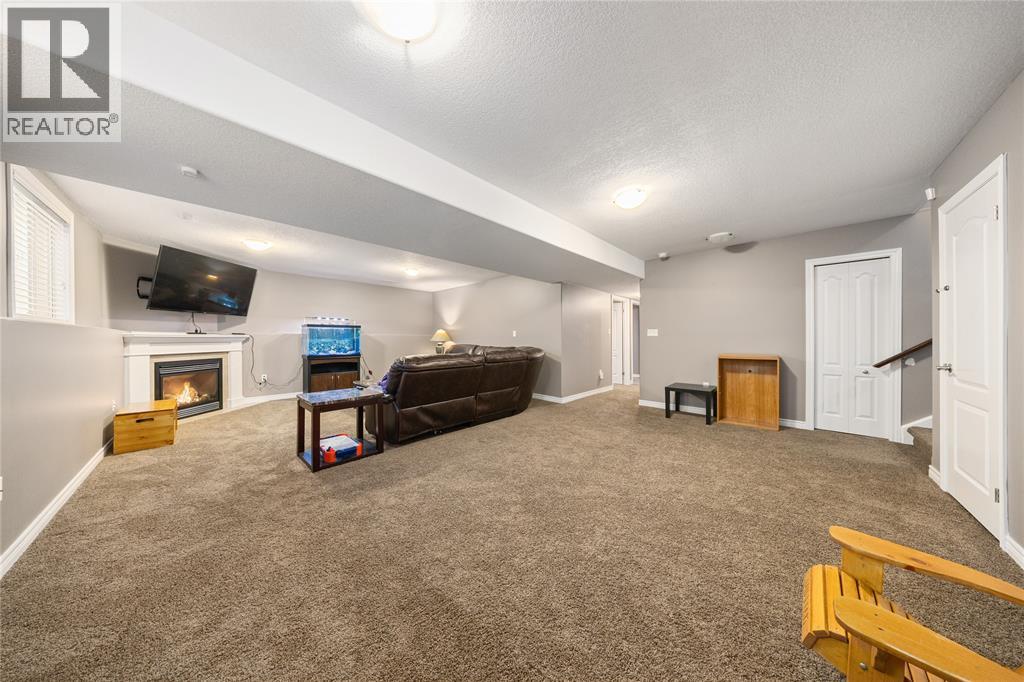 4015 Rosemount Drive, Petrolia, Ontario N0N 1R0 - Photo 22 - 25031183