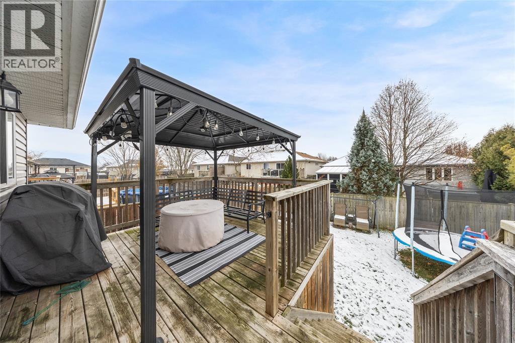 4015 Rosemount Drive, Petrolia, Ontario N0N 1R0 - Photo 32 - 25031183