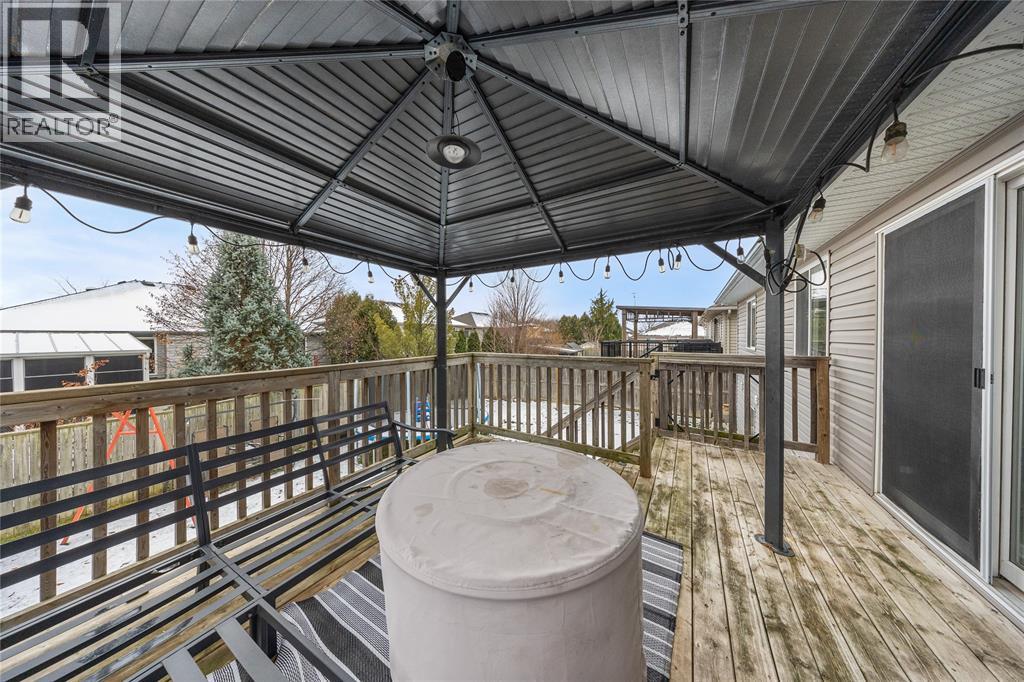 4015 Rosemount Drive, Petrolia, Ontario N0N 1R0 - Photo 33 - 25031183