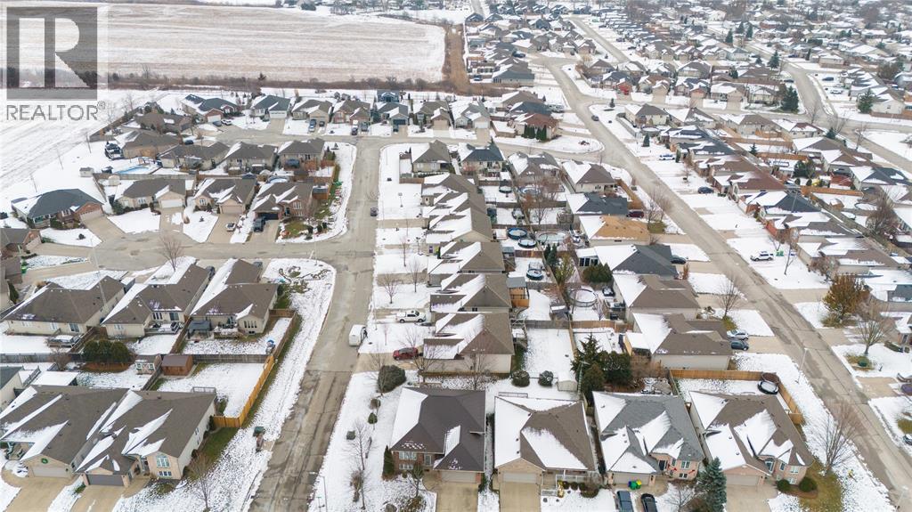 4015 Rosemount Drive, Petrolia, Ontario N0N 1R0 - Photo 35 - 25031183