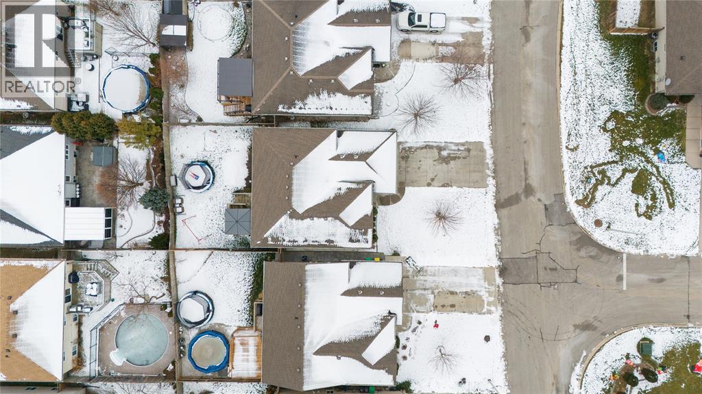 4015 Rosemount Drive, Petrolia, Ontario N0N 1R0 - Photo 38 - 25031183