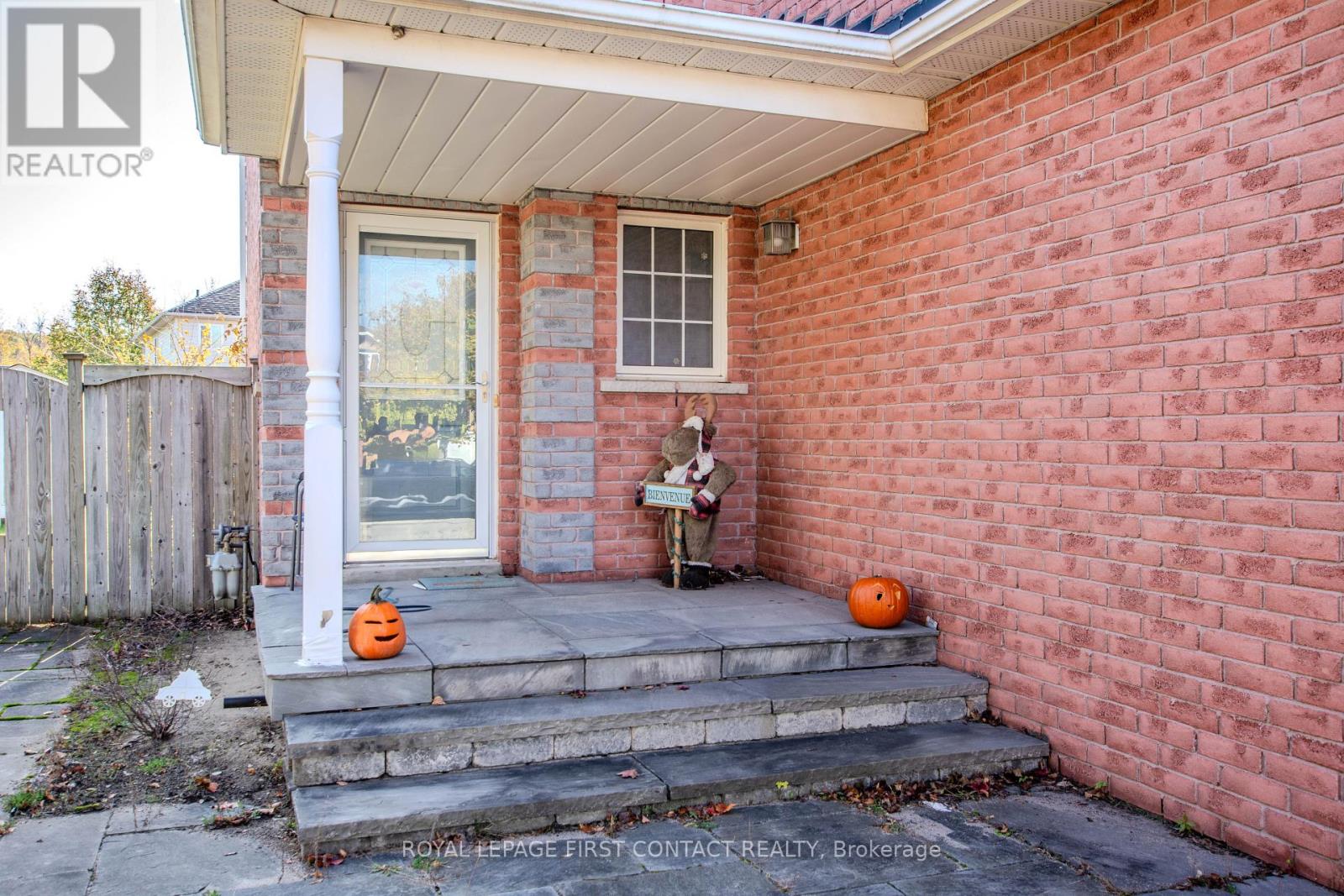 63 Gore Drive, Barrie (Ardagh), Ontario  L4N 5R5 - Photo 4 - S12609146