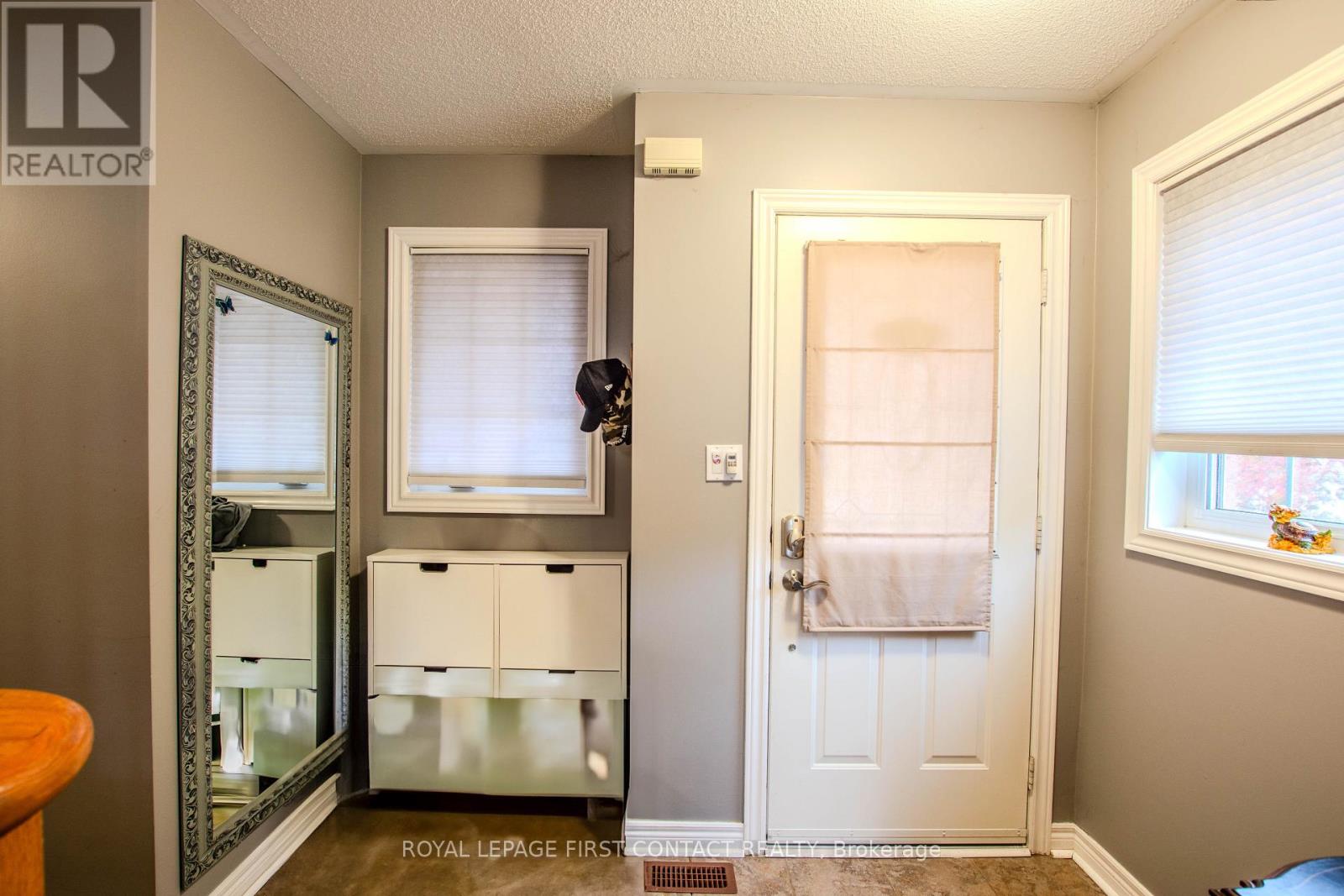 63 Gore Drive, Barrie (Ardagh), Ontario  L4N 5R5 - Photo 6 - S12609146