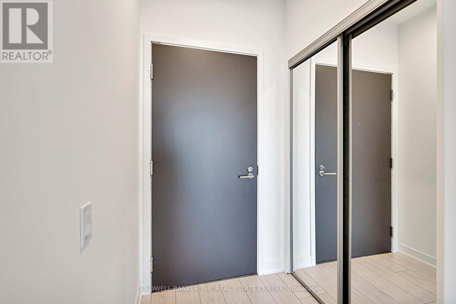 39 Mary Street, Barrie, Ontario  L4N 1S9 - Photo 6 - S12609196