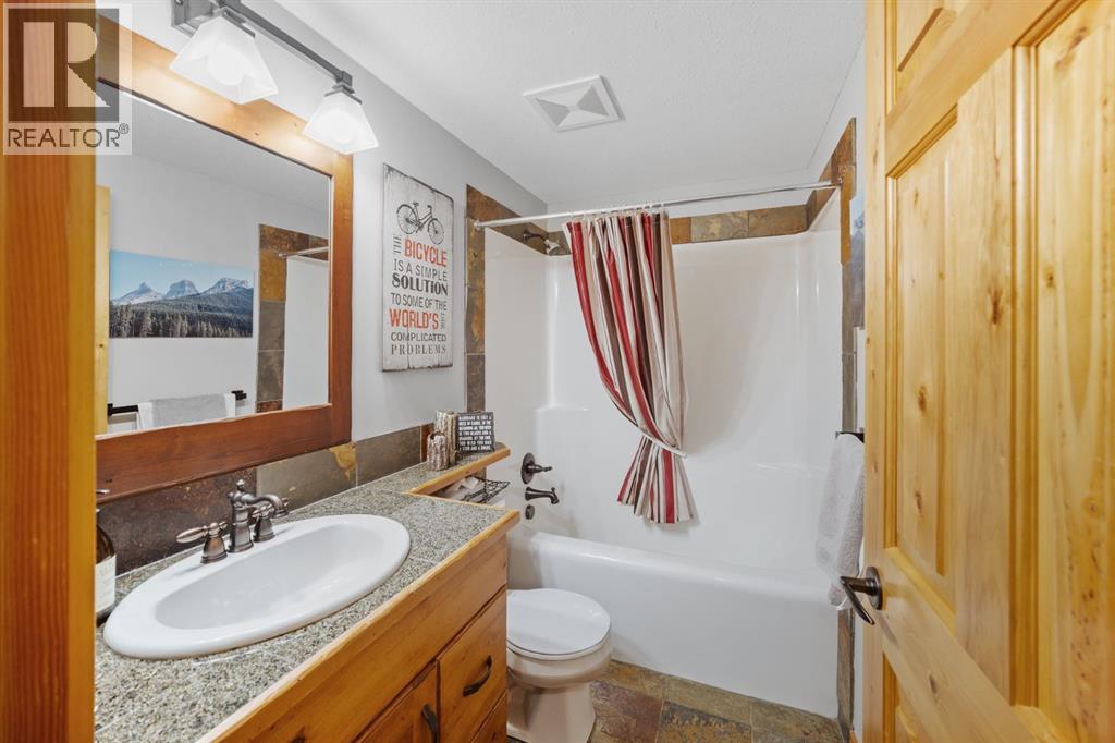 112, 104 Armstrong Place, Canmore, Alberta  T1W 3L5 - Photo 17 - A2268489