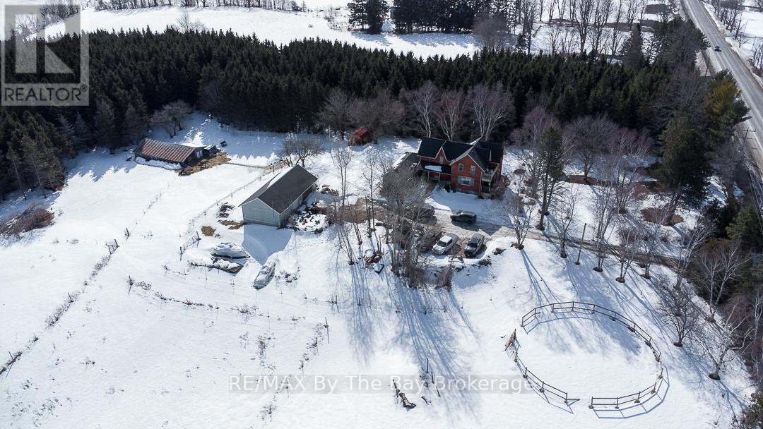 2553 County 42 Road, Clearview, Ontario  L0M 1S0 - Photo 2 - S12506144