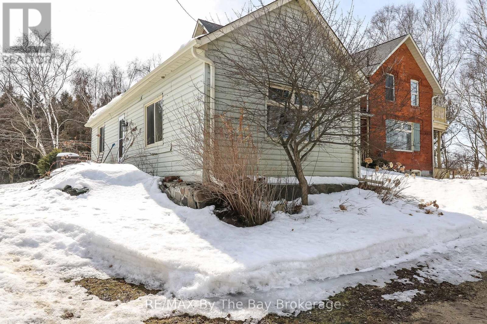 2553 County 42 Road, Clearview, Ontario  L0M 1S0 - Photo 46 - S12506144