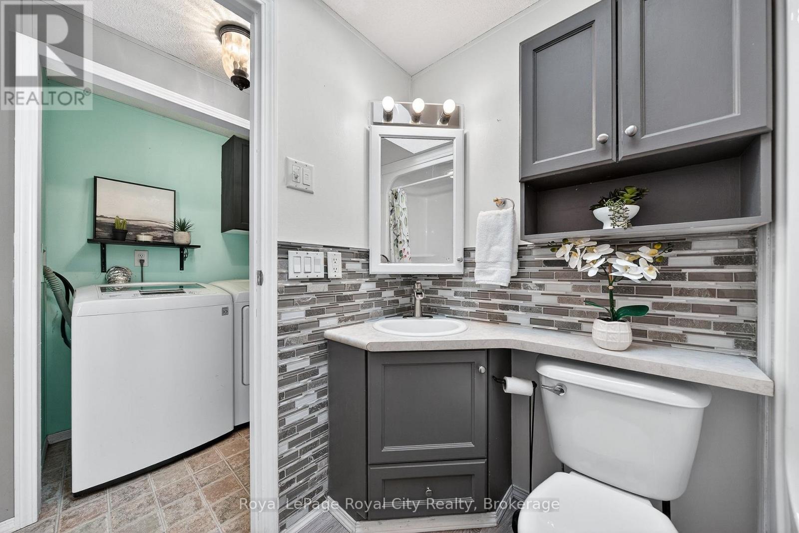 6 Water (Pvt) Street, Puslinch, Ontario N1H 6H9 - Photo 18 - X12422338