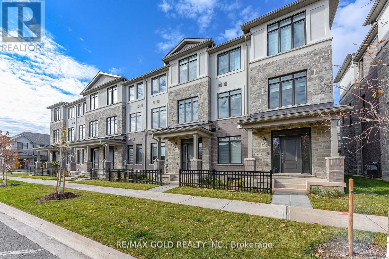 2733 Westoak Trail, Oakville, Ontario  L6M 5T1 - Photo 2 - W12609120