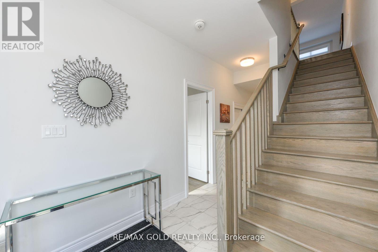 2733 Westoak Trail, Oakville, Ontario  L6M 5T1 - Photo 5 - W12609120