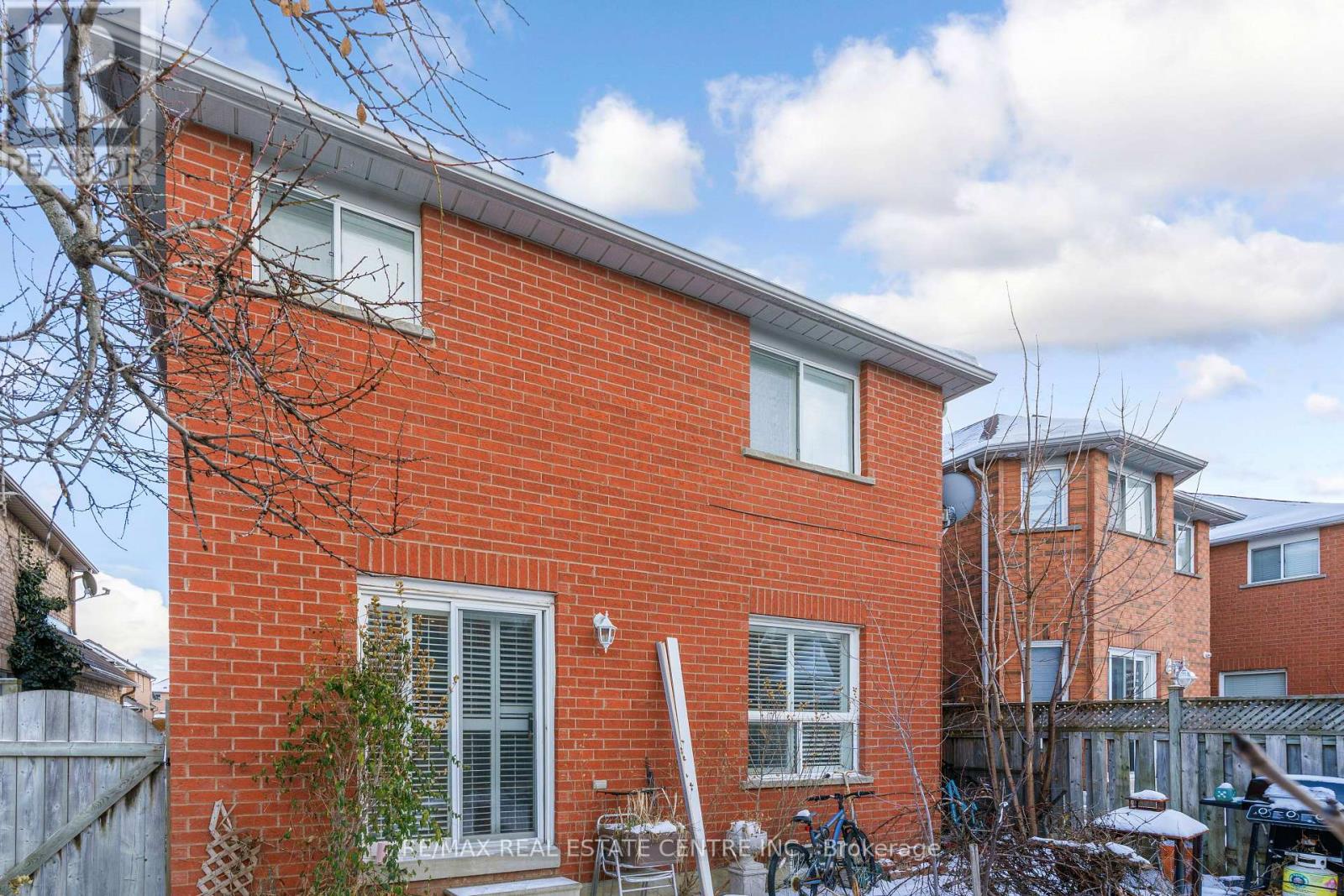 40 Olympia Crescent, Brampton (Fletcher's Meadow), Ontario  L6X 4W2 - Photo 35 - W12609180