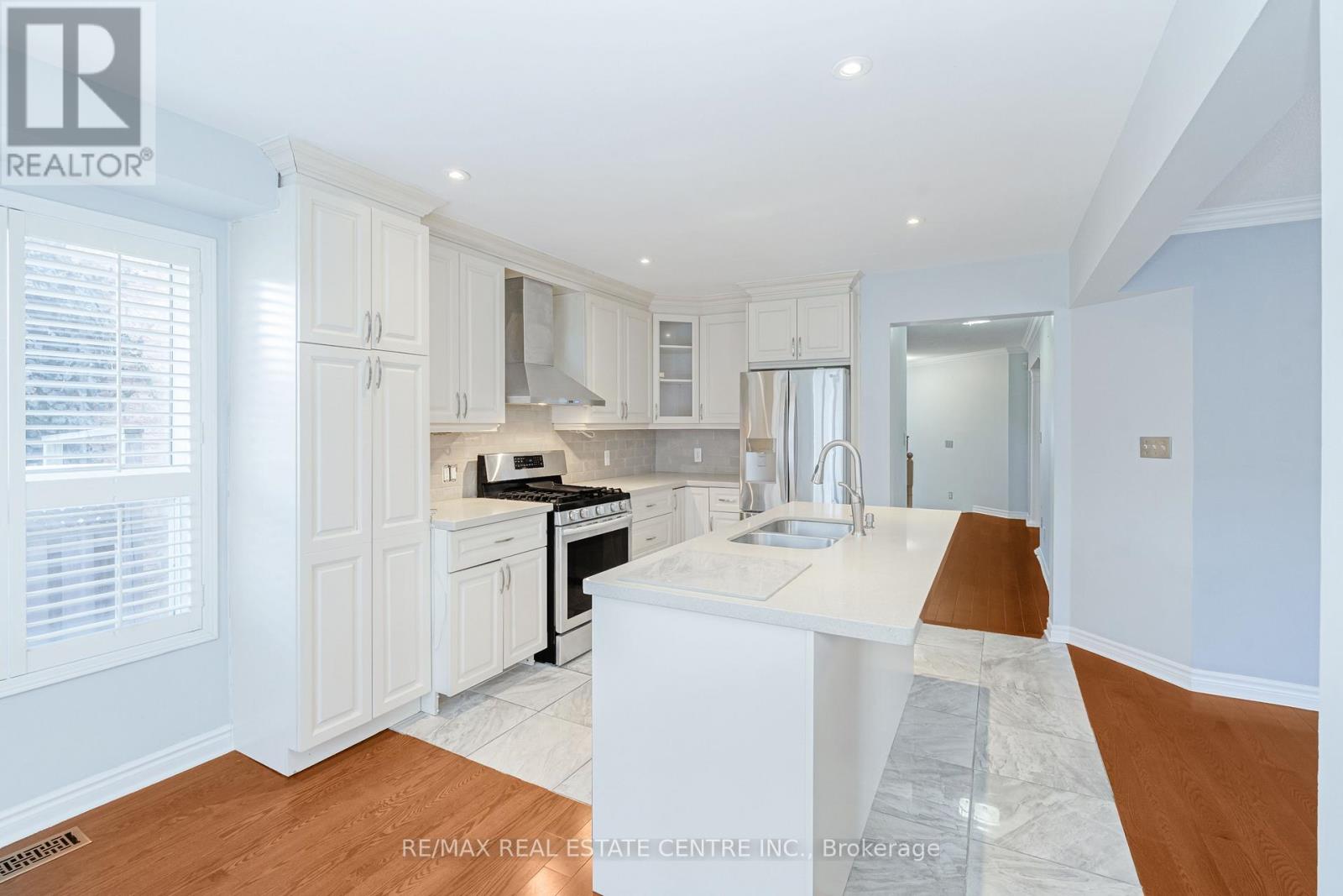 40 Olympia Crescent, Brampton (Fletcher's Meadow), Ontario  L6X 4W2 - Photo 46 - W12609180