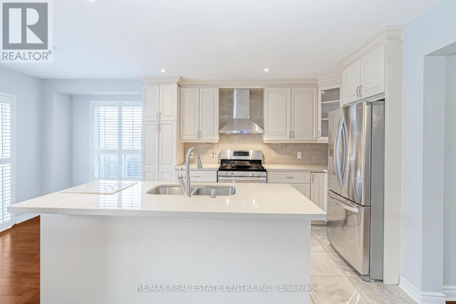 40 Olympia Crescent, Brampton (Fletcher's Meadow), Ontario  L6X 4W2 - Photo 48 - W12609180