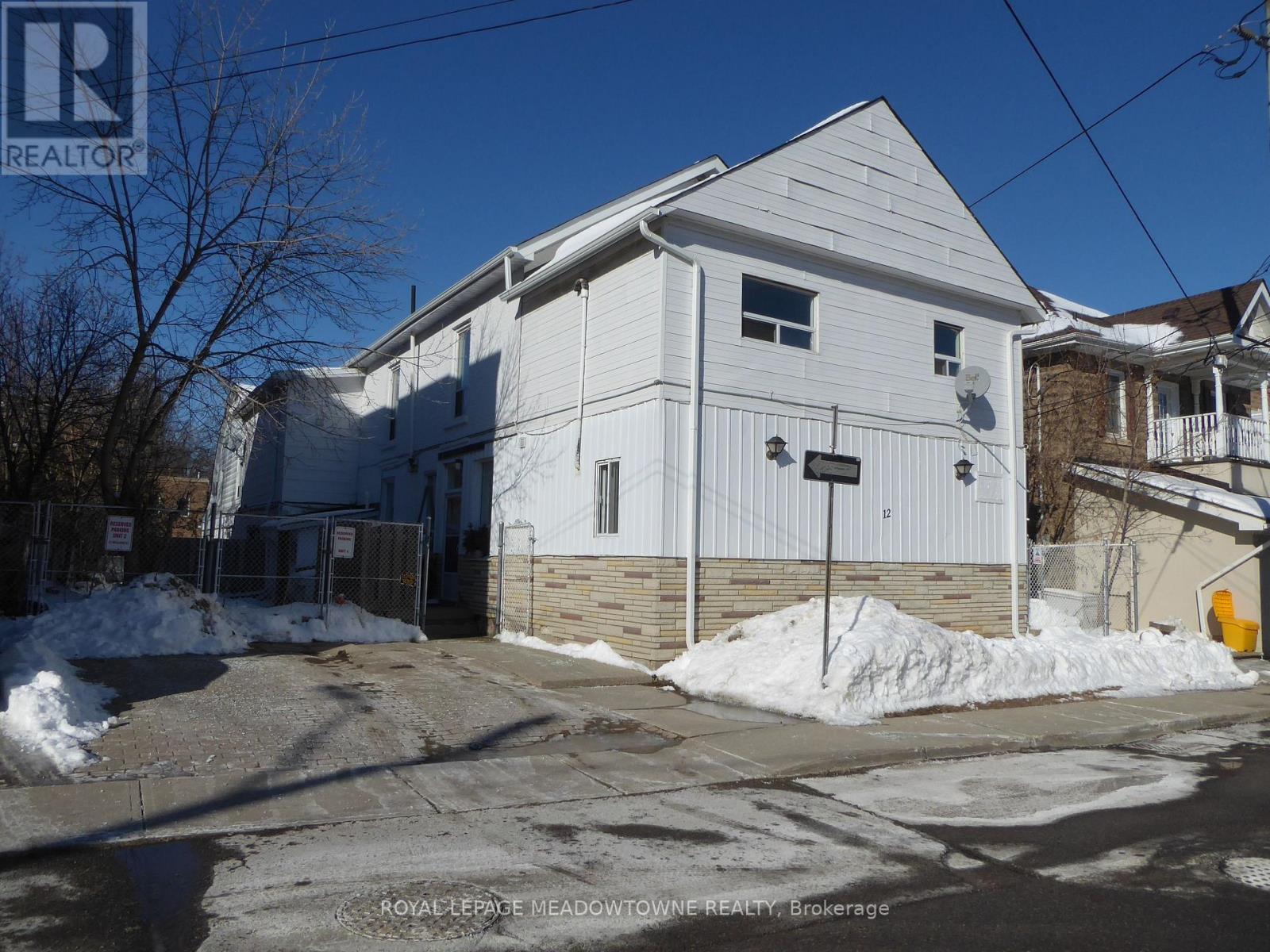 6 - 12 Wesleyan Street, Halton Hills (Georgetown), Ontario  L7G 2E1 - Photo 1 - W12609226