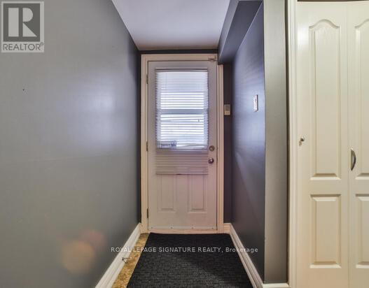 Lower - 943 Blairholm Avenue, Mississauga (Erindale), Ontario  L5C 1G5 - Photo 2 - W12609228