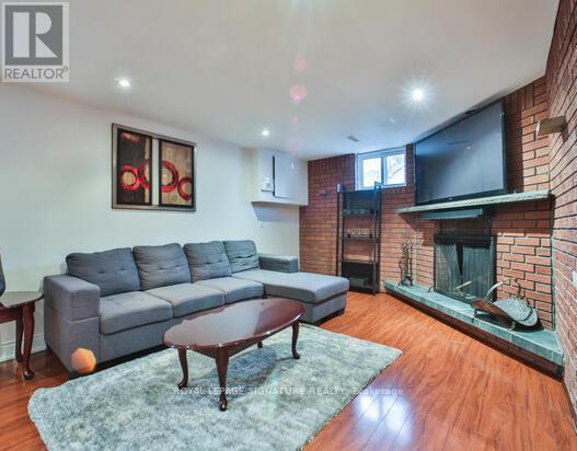 Lower - 943 Blairholm Avenue, Mississauga (Erindale), Ontario  L5C 1G5 - Photo 6 - W12609228