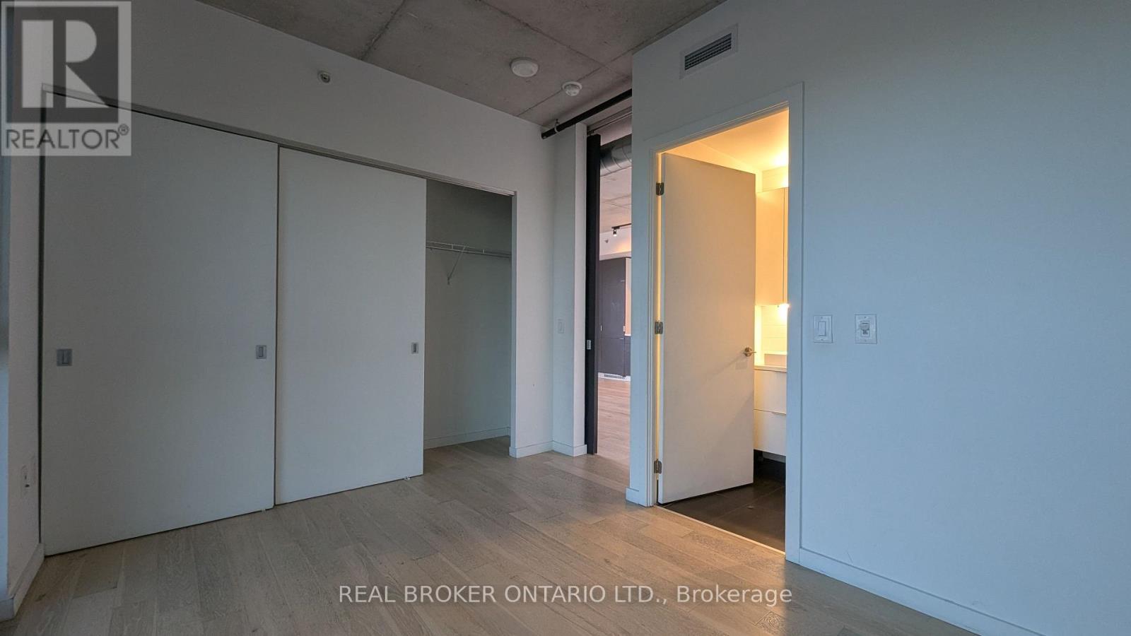 817 - 170 Bayview Avenue, Toronto (Moss Park), Ontario  M5A 0M4 - Photo 11 - C12455497