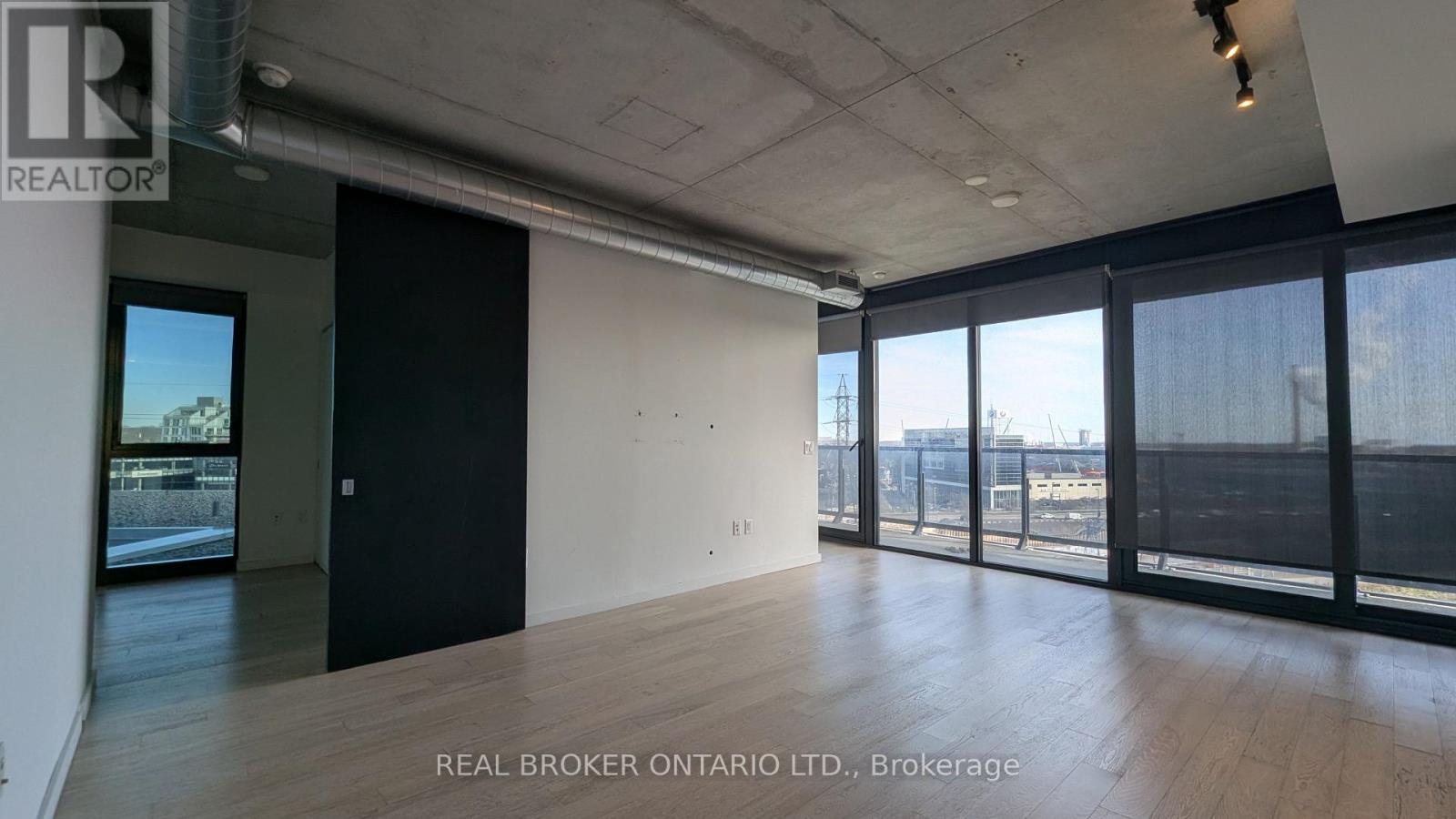 817 - 170 Bayview Avenue, Toronto (Moss Park), Ontario  M5A 0M4 - Photo 3 - C12455497