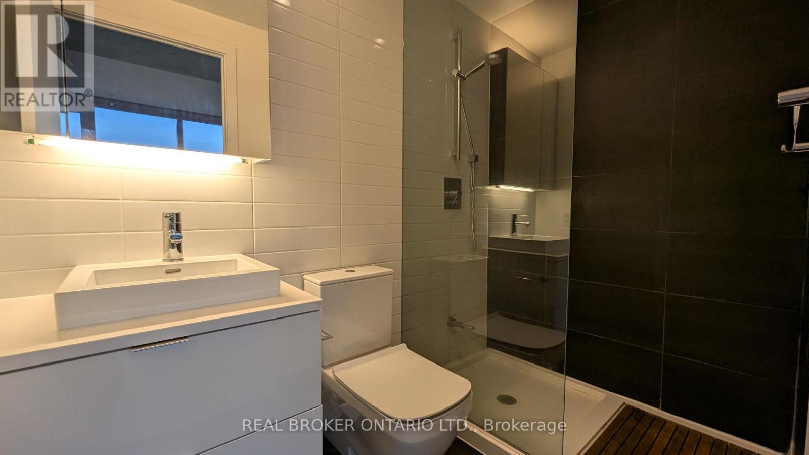 817 - 170 Bayview Avenue, Toronto (Moss Park), Ontario  M5A 0M4 - Photo 13 - C12455497