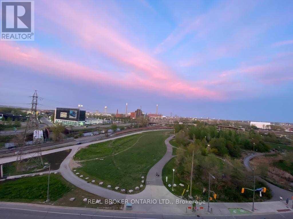 817 - 170 Bayview Avenue, Toronto (Moss Park), Ontario  M5A 0M4 - Photo 18 - C12455497