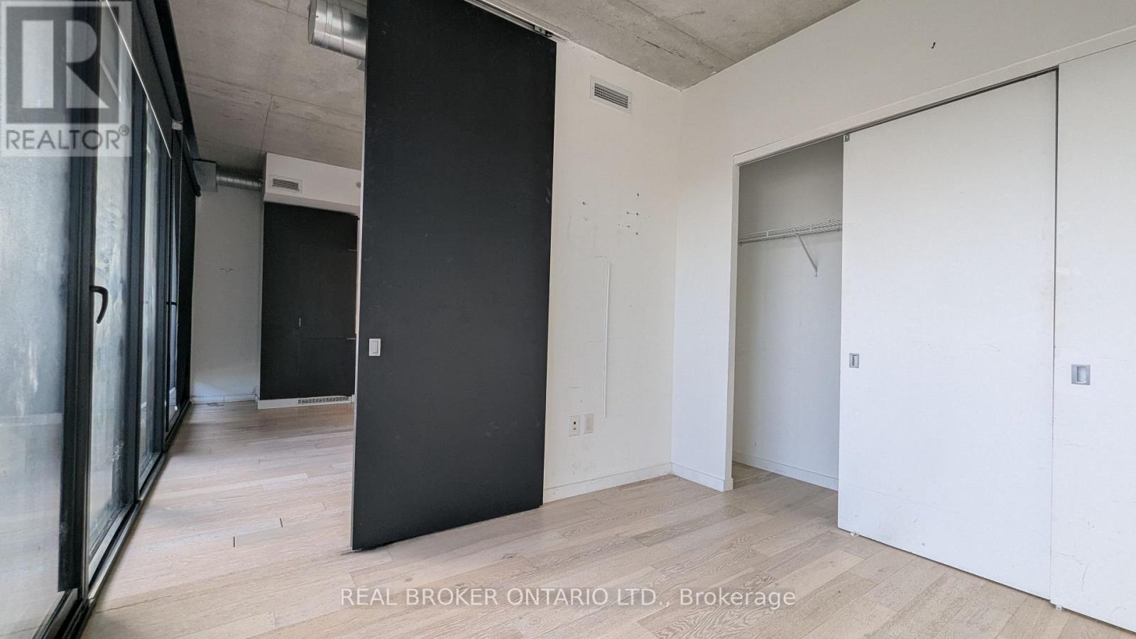 817 - 170 Bayview Avenue, Toronto (Moss Park), Ontario  M5A 0M4 - Photo 7 - C12455497