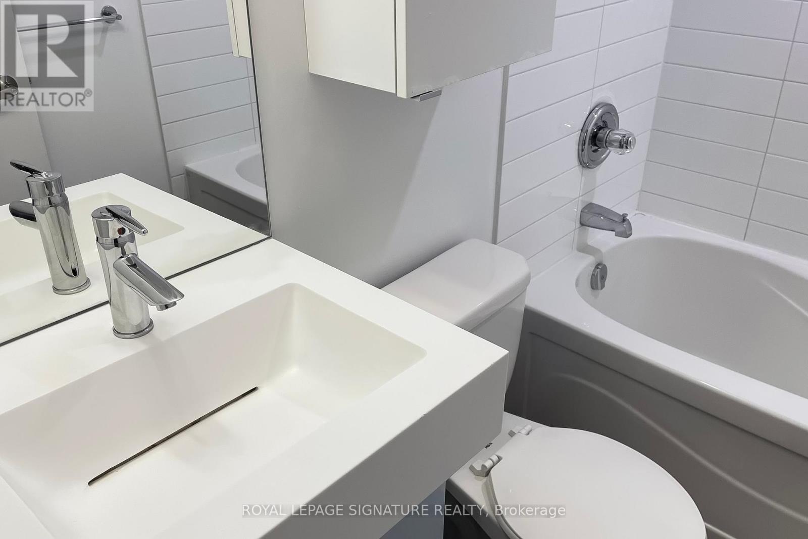 G07 - 38 Dan Leckie Way, Toronto (Waterfront Communities), Ontario  M5V 2V9 - Photo 41 - C12609118