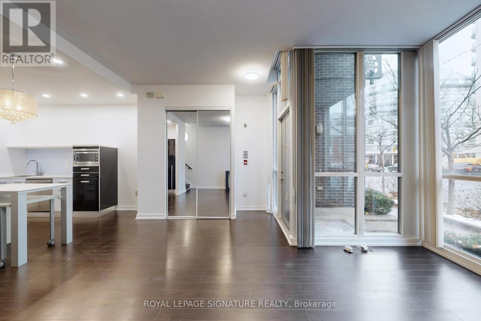 G07 - 38 Dan Leckie Way, Toronto (Waterfront Communities), Ontario  M5V 2V9 - Photo 6 - C12609118