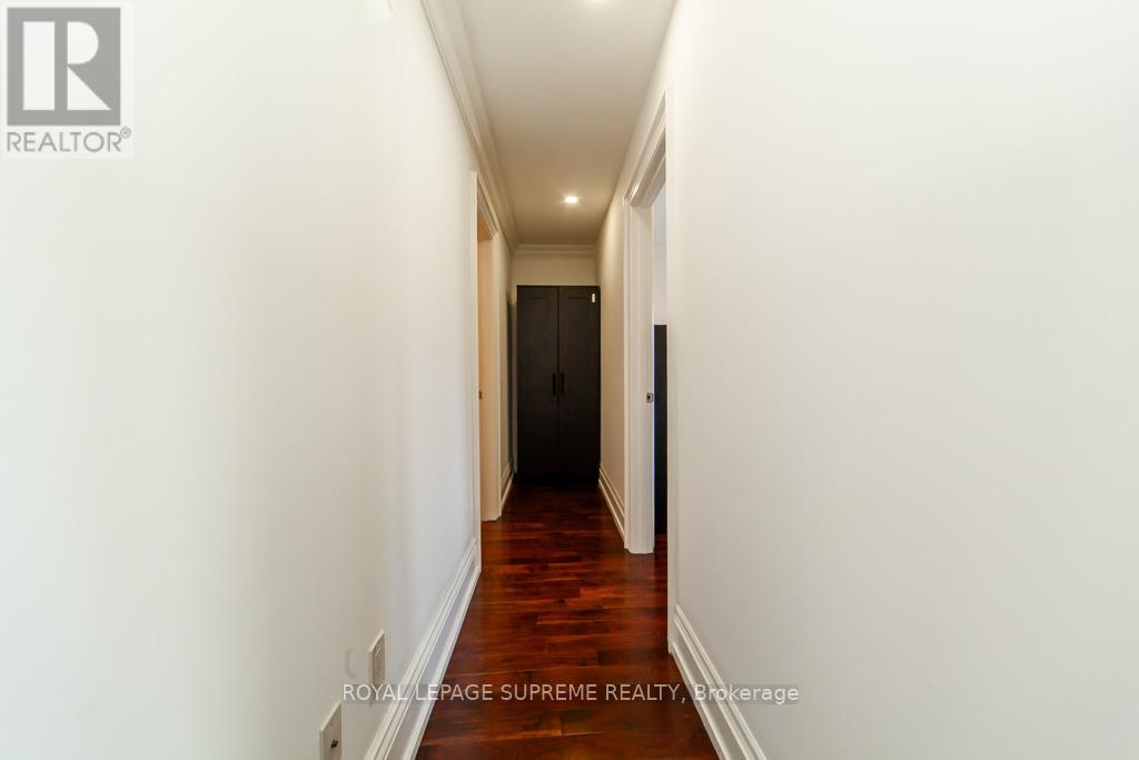 529 Rogers Road, Toronto, Ontario M6M 1B4 - Photo 22 - W12367262