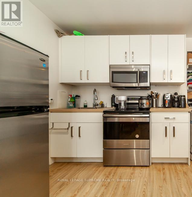 529 Rogers Road, Toronto, Ontario M6M 1B4 - Photo 31 - W12367262