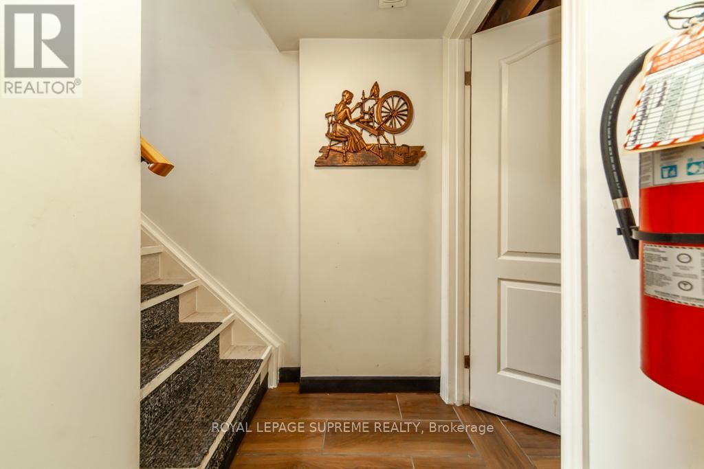 529 Rogers Road, Toronto, Ontario  M6M 1B4 - Photo 12 - W12367263