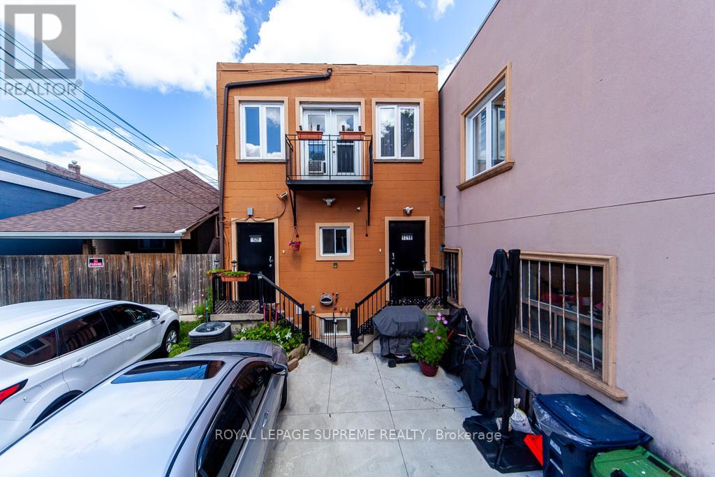 529 Rogers Road, Toronto, Ontario  M6M 1B4 - Photo 36 - W12367263