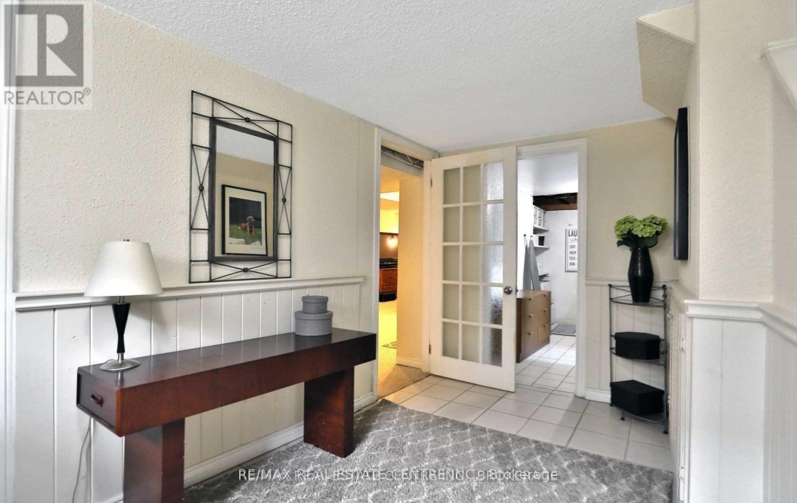 4350 Elm Crescent, Burlington, Ontario  L7L 1J3 - Photo 8 - W12609208