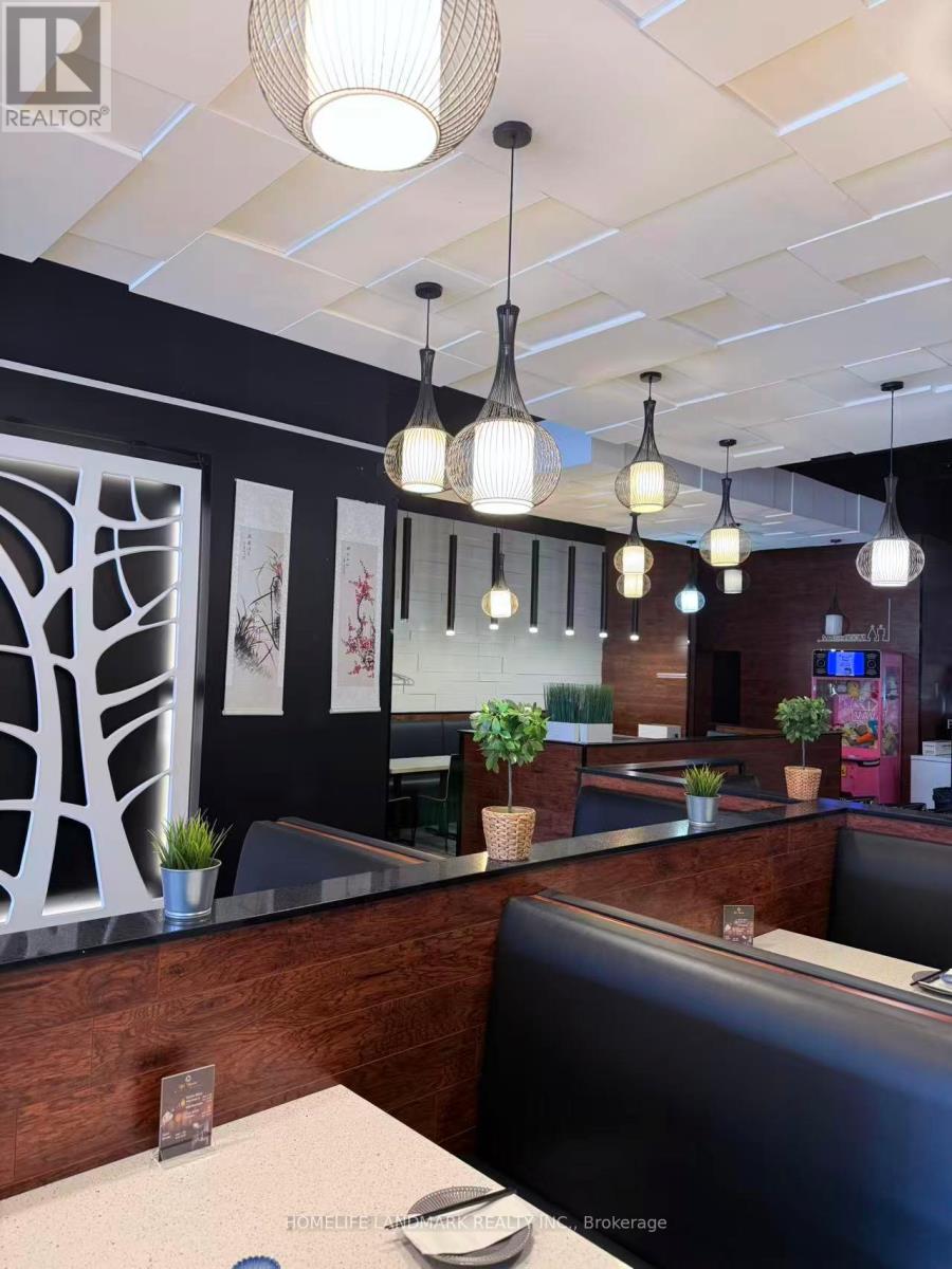 9 - 53 Wilson Street W, Hamilton (Ancaster), Ontario  L9G 1N1 - Photo 2 - X12609194