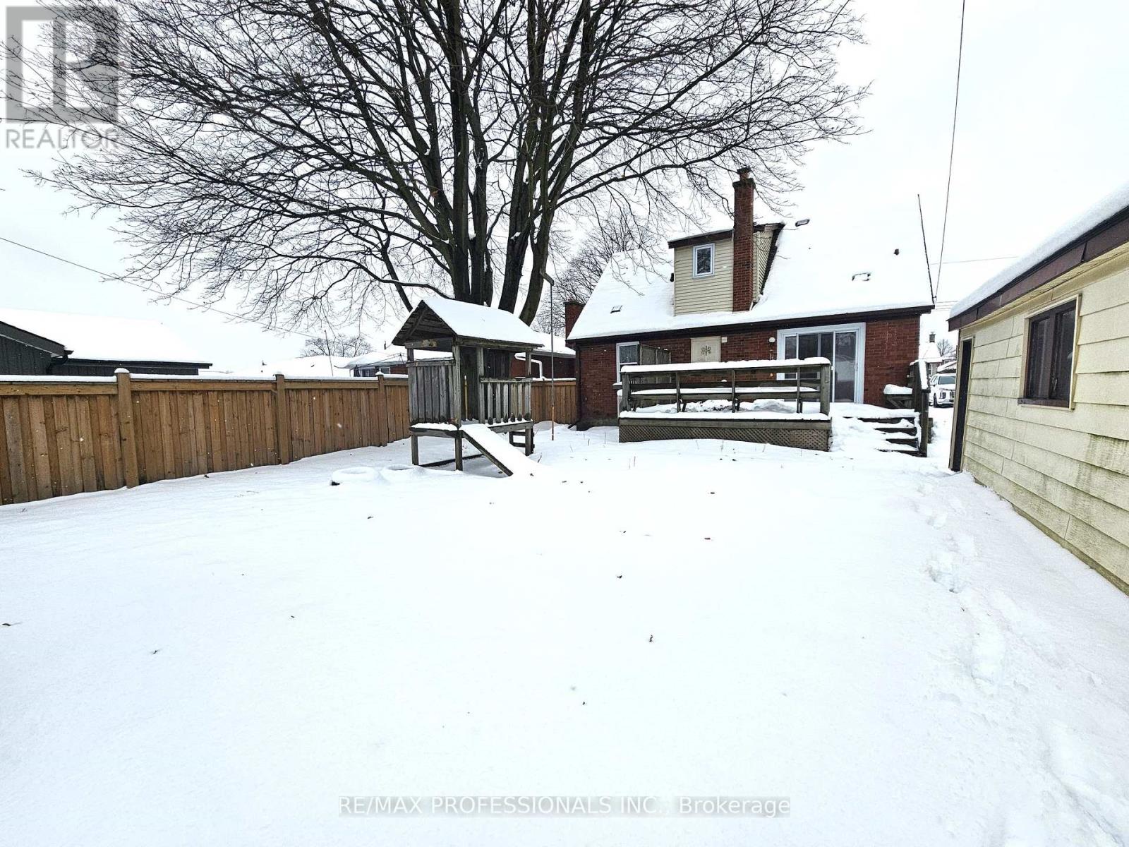 177 Ninth Avenue, Kitchener, Ontario  N2C 1S9 - Photo 17 - X12609224