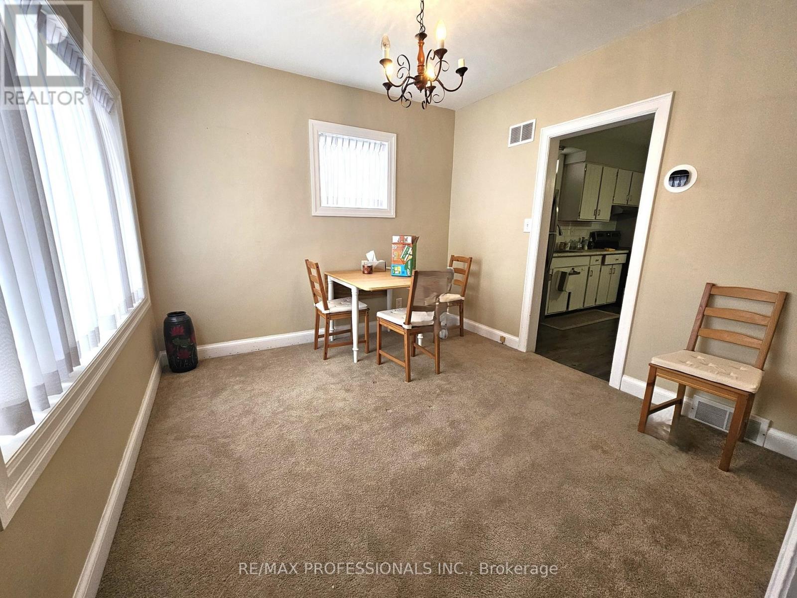 177 Ninth Avenue, Kitchener, Ontario  N2C 1S9 - Photo 7 - X12609224